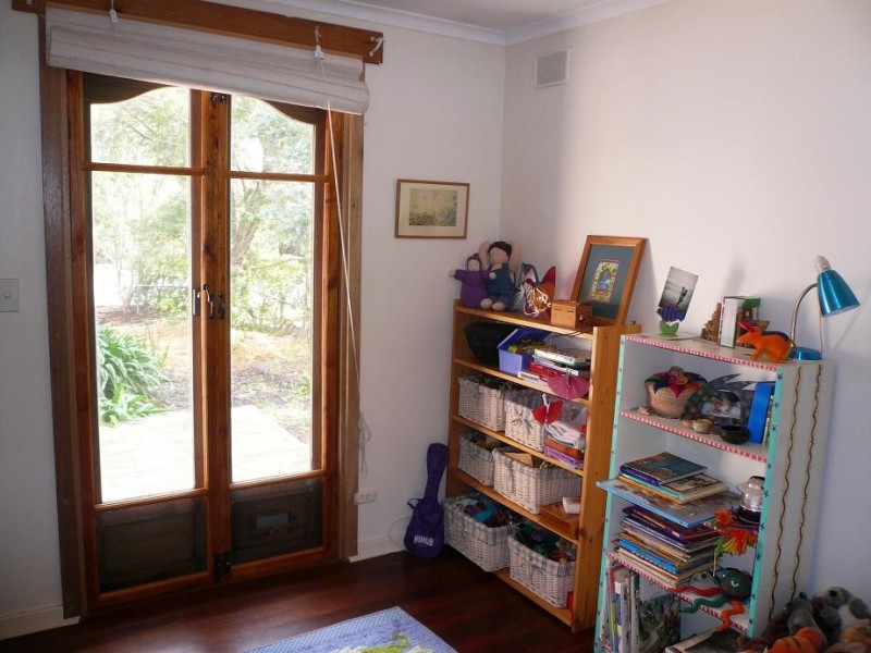 13 Armstrong St, Mount Barker SA 5251