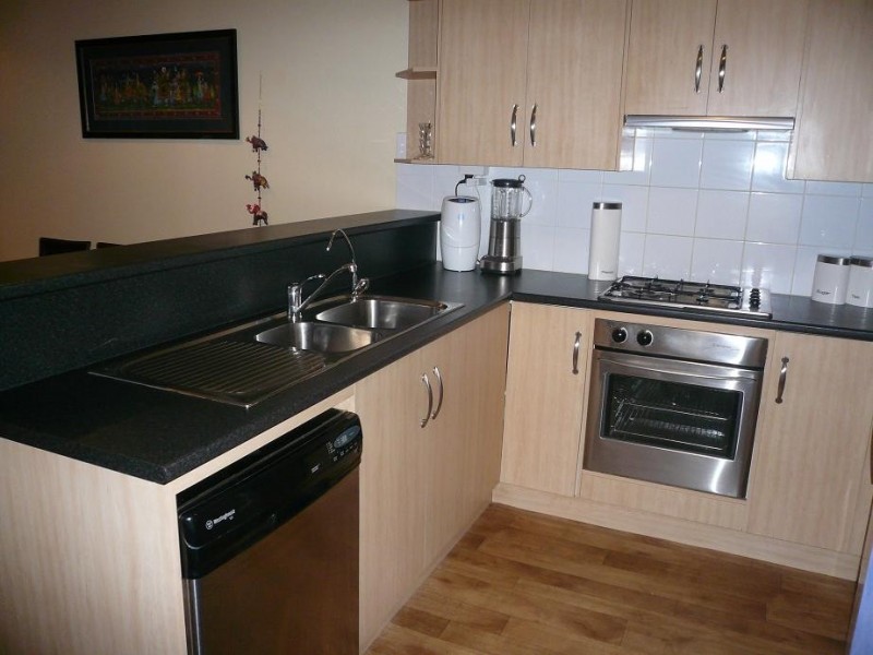 10/16 Parkdale Cr, Mawson Lakes SA 5095