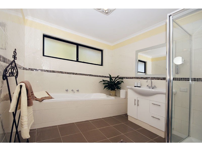 5 Blenheim Court, Golden Grove SA 5125