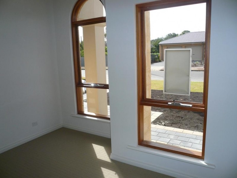 4 Ballad Avenue, Paradise SA 5075