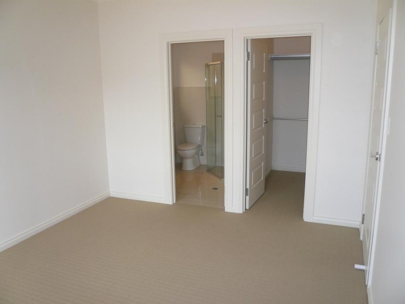 4 Ballad Avenue, Paradise SA 5075