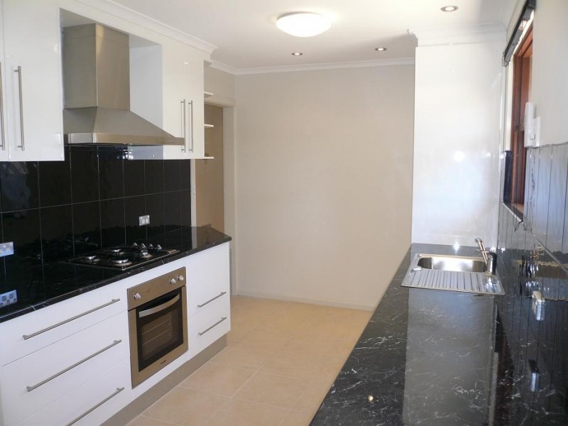 1 Flinders Ave, Fairview Park SA 5126