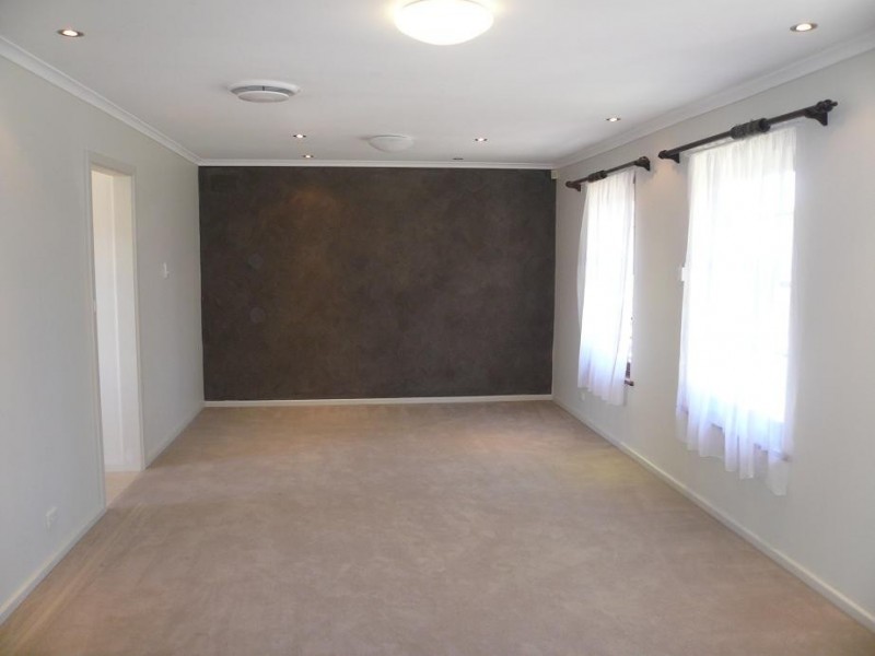 1 Flinders Ave, Fairview Park SA 5126