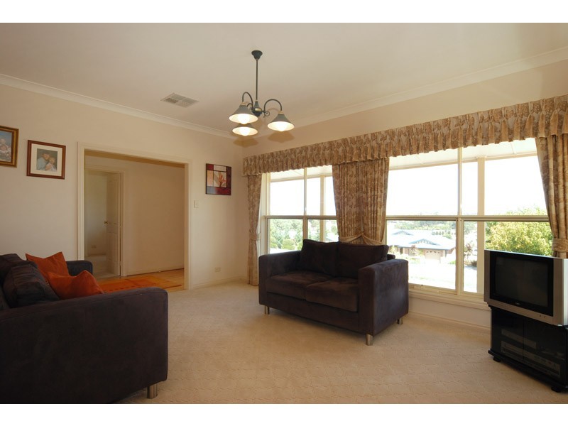 16 Tremayne Drive, Mount Barker SA 5251