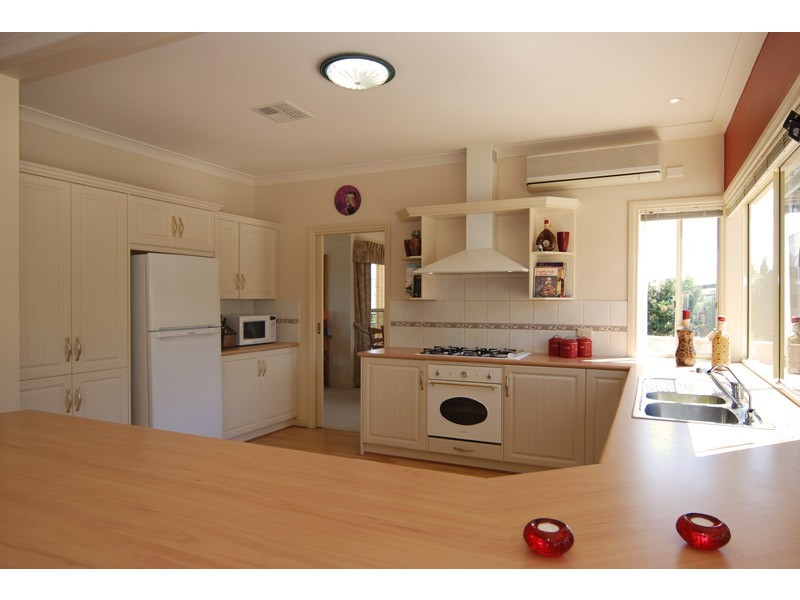 16 Tremayne Drive, Mount Barker SA 5251