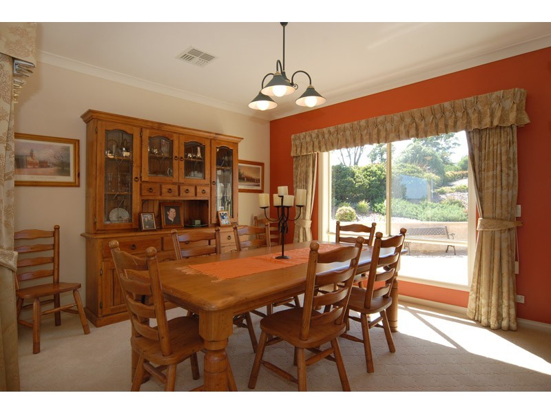 16 Tremayne Drive, Mount Barker SA 5251