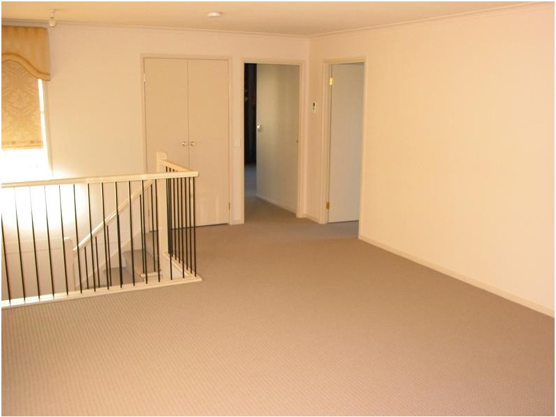 5 Sheaoak Drive, Mawson Lakes SA 5095