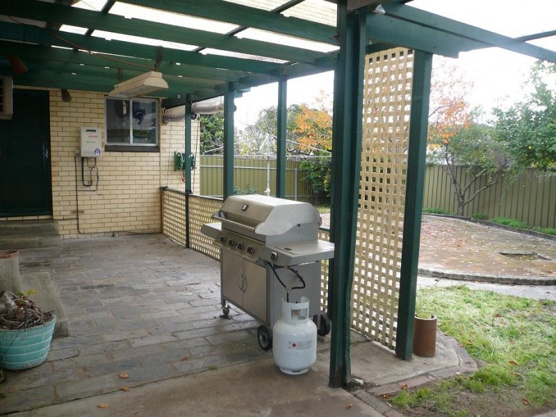 801 North East Road, Valley View SA 5093