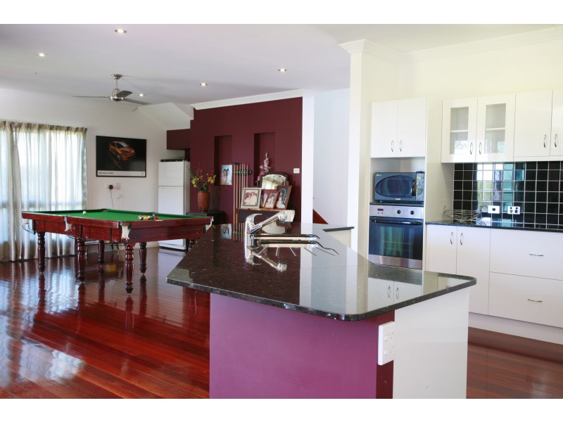 40 Waterview Drive, Bushland Beach QLD 4818