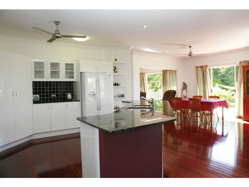 40 Waterview Drive, Bushland Beach QLD 4818