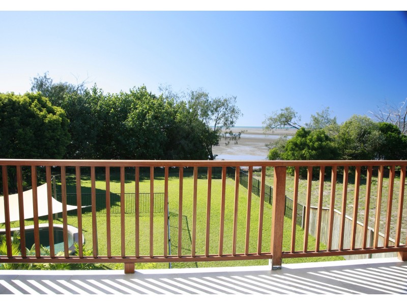 40 Waterview Drive, Bushland Beach QLD 4818