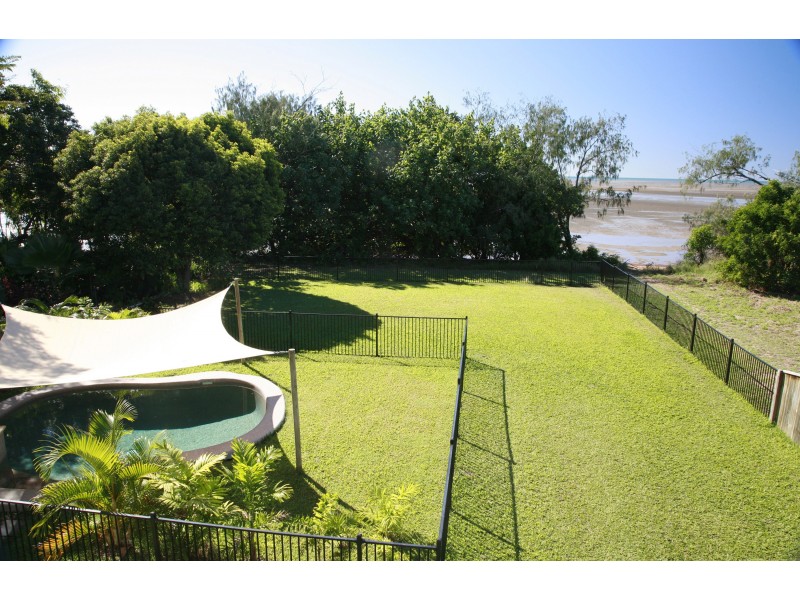 40 Waterview Drive, Bushland Beach QLD 4818