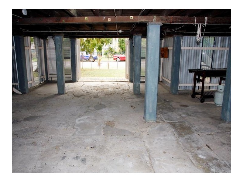 30 Sherriff St, Hermit Park QLD 4812