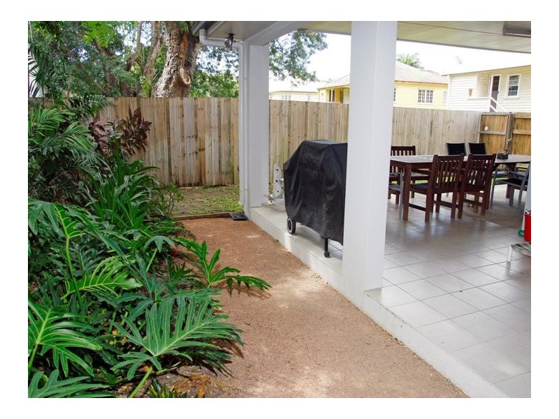 30A Sherriff St, Hermit Park QLD 4812