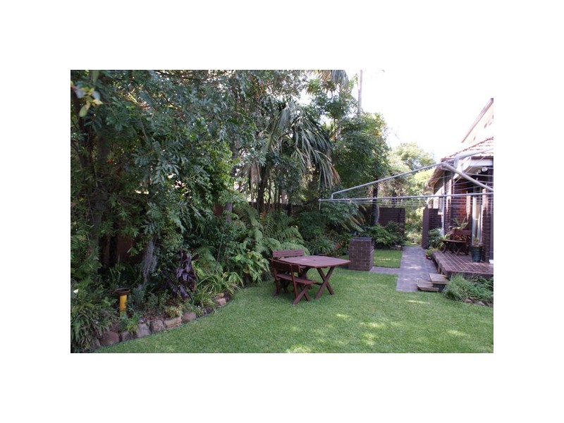 23 Stewart Ave, Hamilton East NSW 2303