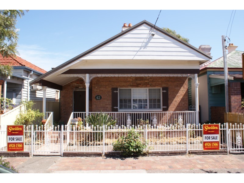 42 Gordon Ave, Hamilton NSW 2303