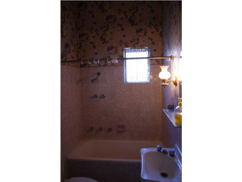 42 Gordon Ave, Hamilton NSW 2303