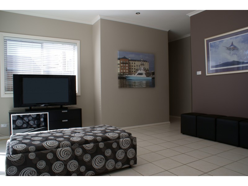 30 Eames Ave, Stockton NSW 2295