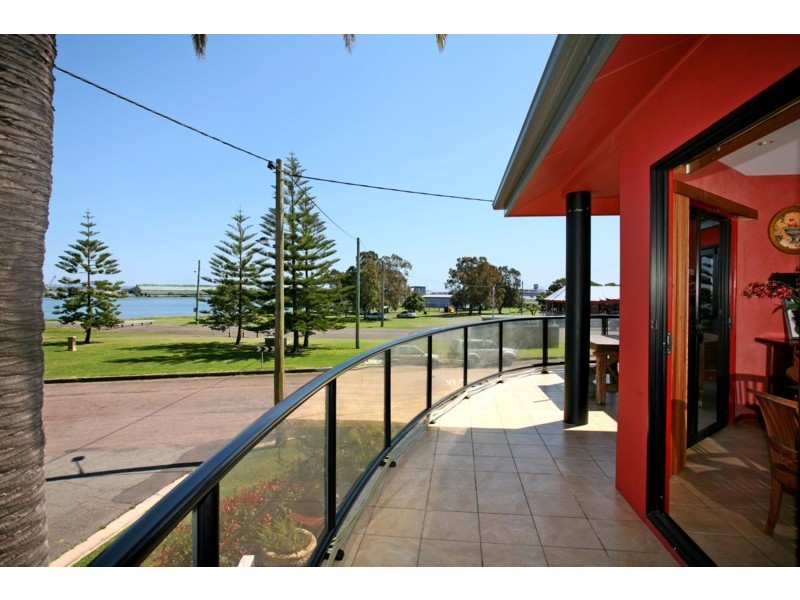 58 Hunter Street, Stockton NSW 2295