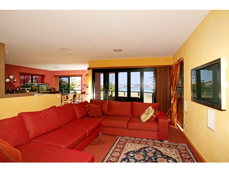 58 Hunter Street, Stockton NSW 2295