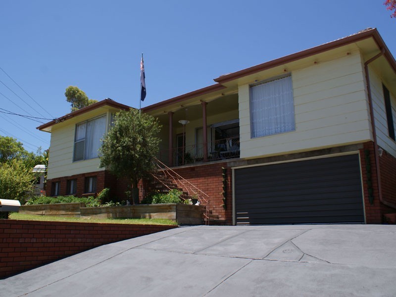 1 Bershire Ave, Merewether Heights NSW 2291