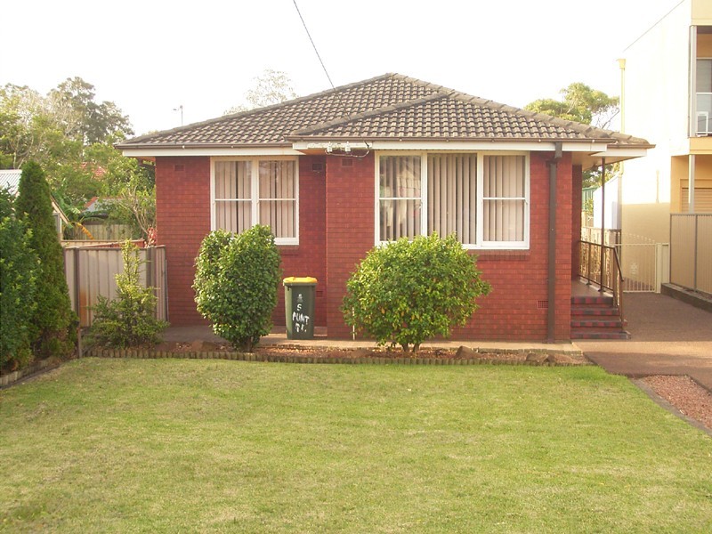 5 Punt Road, Stockton NSW 2295