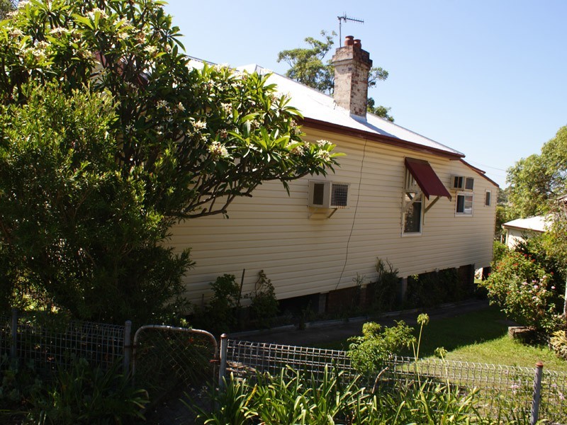 2 Lambton Rd, Waratah NSW 2298