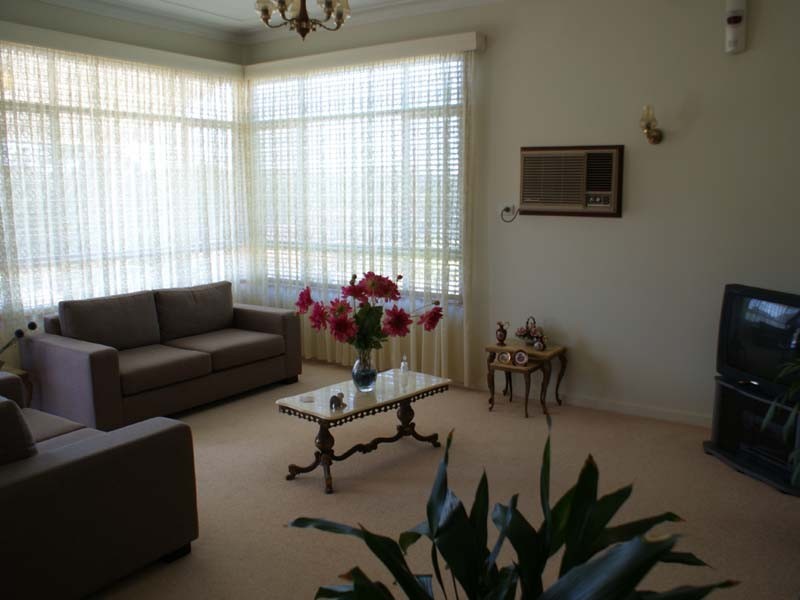 17 Collarena Cr, Kahibah NSW 2290
