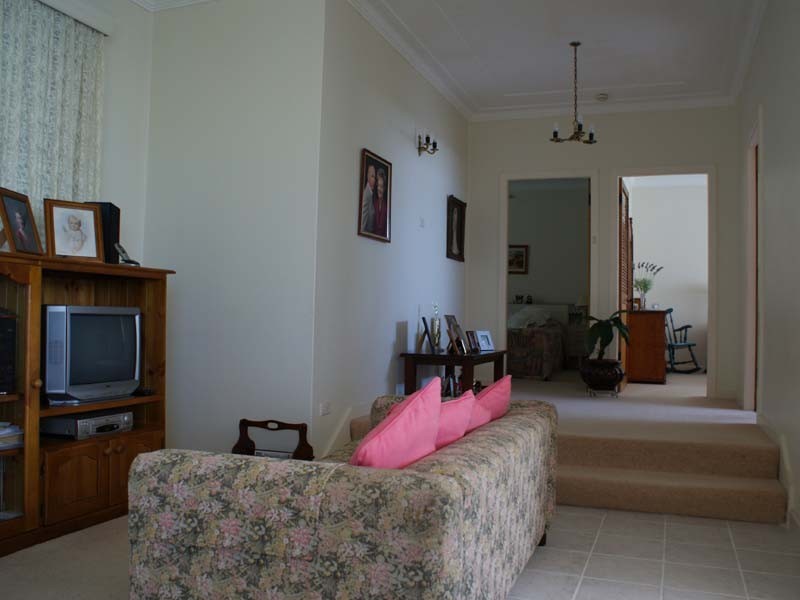 17 Collarena Cr, Kahibah NSW 2290