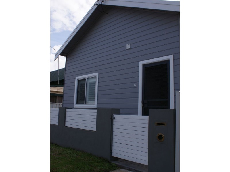 4 Victoria Street, Adamstown NSW 2289