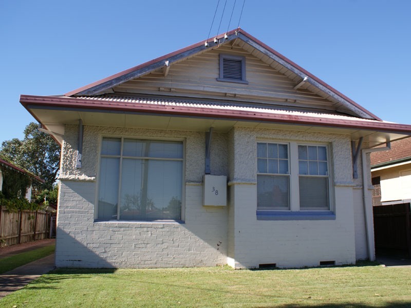 38 Rawson St, Mayfield NSW 2304