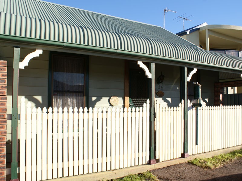 36 Fleming St, Wickham NSW 2293