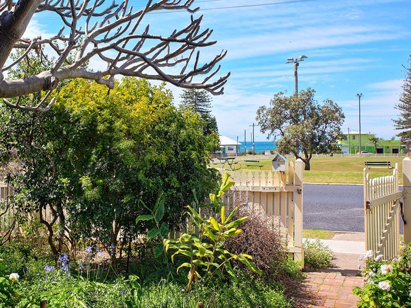 133 Mitchell Street, Stockton NSW 2295