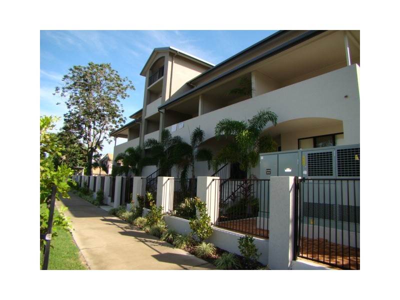 82 Martyn Street, Cairns QLD 4870