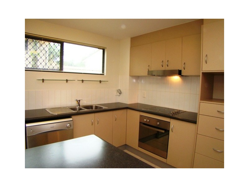 82 Martyn Street, Cairns QLD 4870