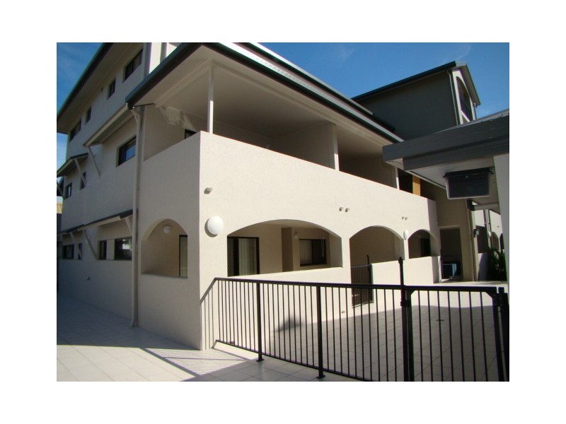 82 Martyn Street, Cairns QLD 4870