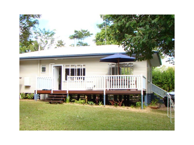 9 Pine Street, Yungaburra QLD 4884