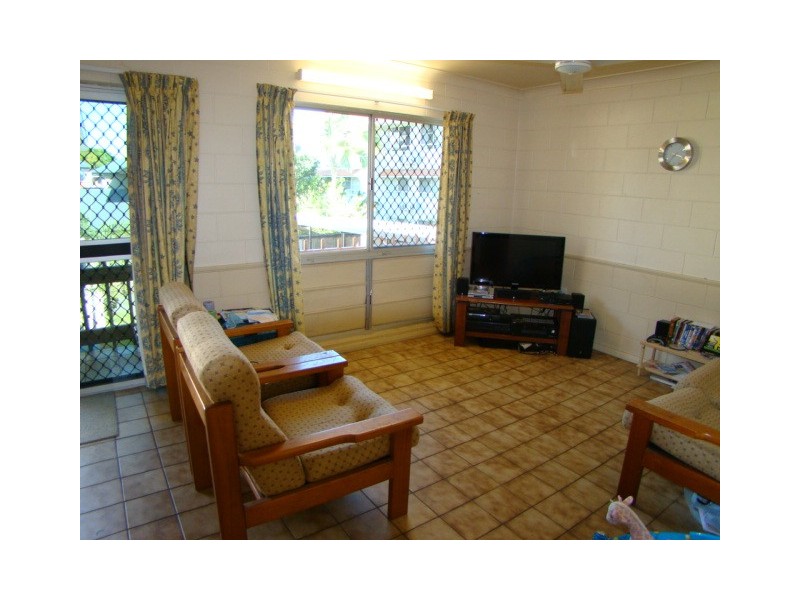 4/281 Lake Street, Cairns QLD 4870