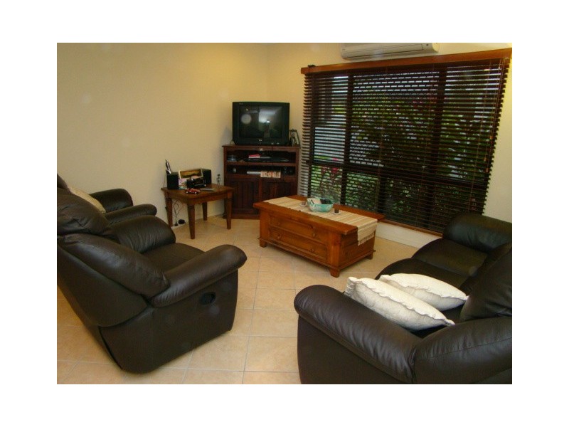 9 Surtees Close, Bentley Park QLD 4869