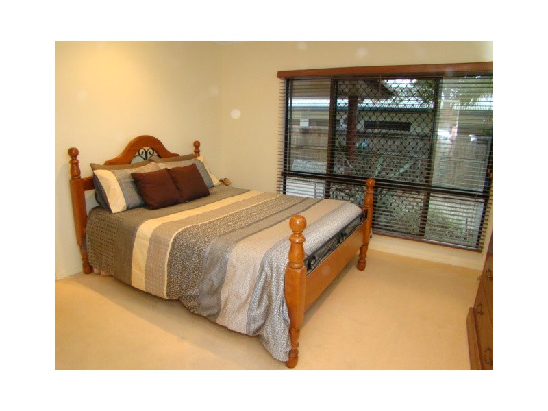 9 Surtees Close, Bentley Park QLD 4869