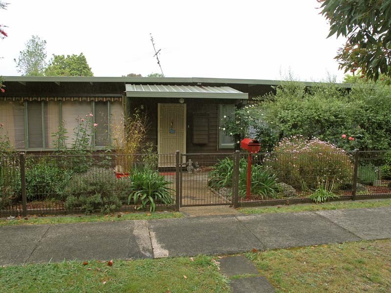 15 Robertson Crescent, Boronia VIC 3155