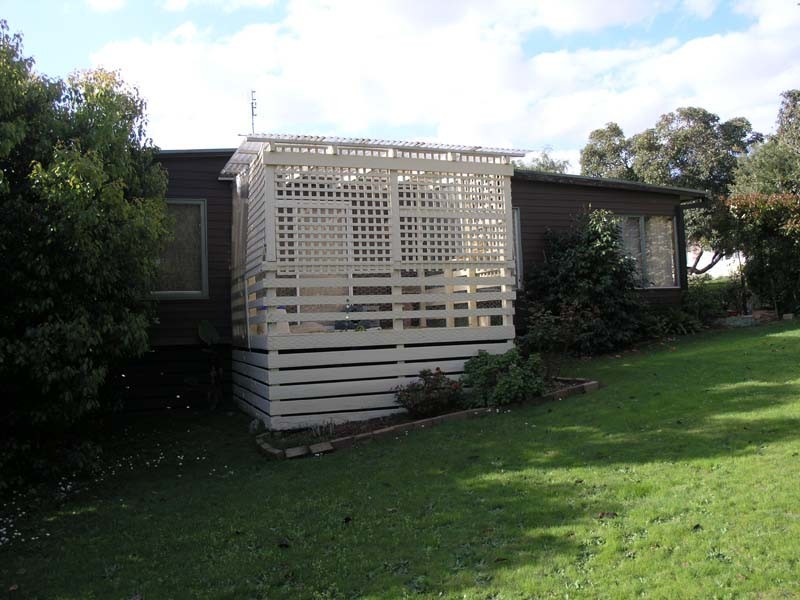 15 Robertson Crescent, Boronia VIC 3155