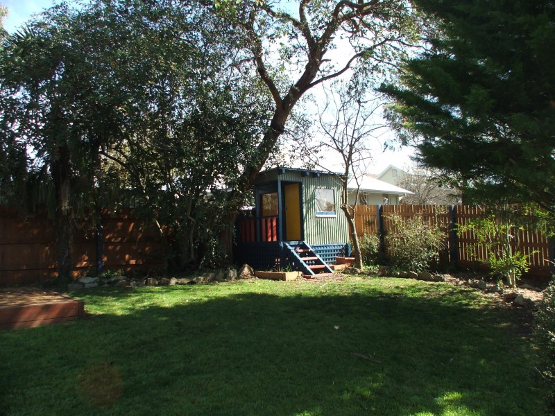 21 COLLEGE AVE, Armidale NSW 2350