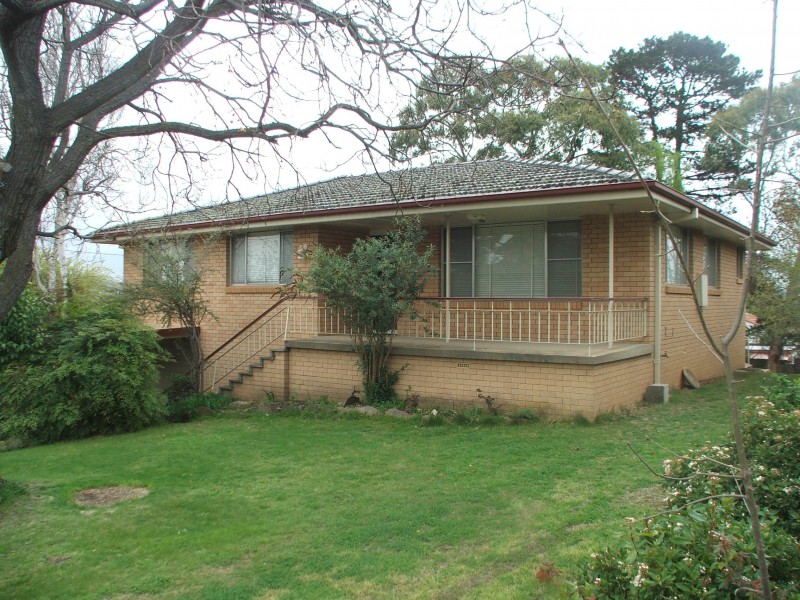 6 Hughes  St, Armidale NSW 2350