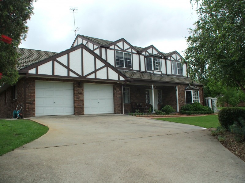 37 Gordon St, Armidale NSW 2350