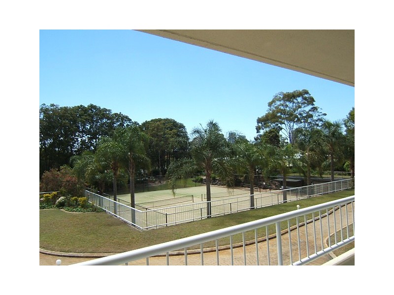 6/56 Hooker Boulevard, Mermaid Waters QLD 4218