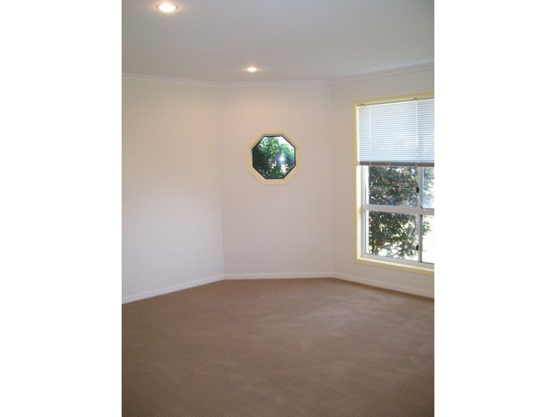 27 Peggy Drive, Coral Cove QLD 4670
