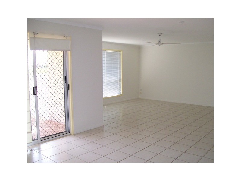 27 Peggy Drive, Coral Cove QLD 4670