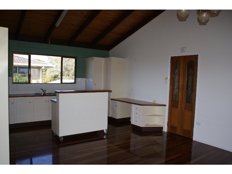 3 Byron Street, Burnett Heads QLD 4670
