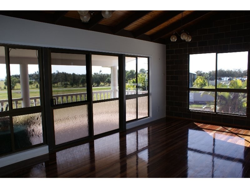 3 Byron Street, Burnett Heads QLD 4670